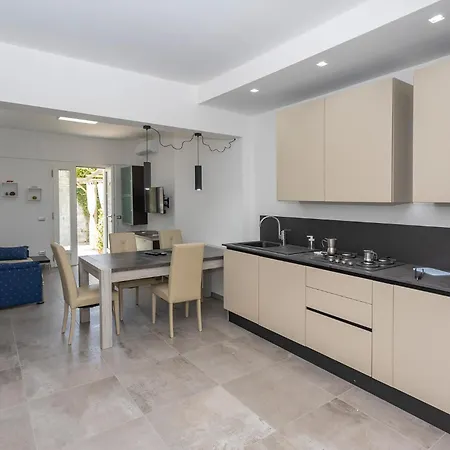 Garden House * Pianillo